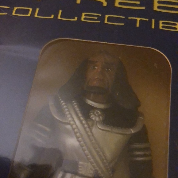 Worf: Return to Grace Collection - VHS with Figure - New! - Picture 4 of 6